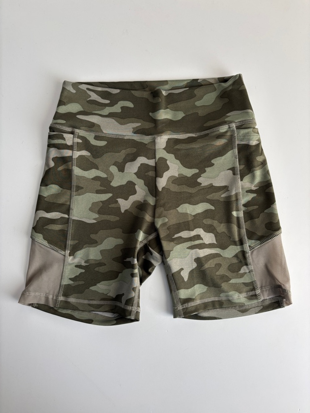 VICTORIA’S SECRET PINK SPORT | Camo Biker Shorts